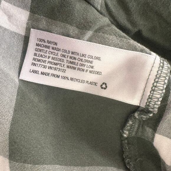 Universal Thread Green Windowpane Print Large Button Front Short Sleeve Top - Picture 4 of 9